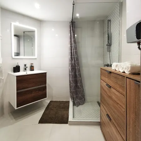 Szep Large בודפשט